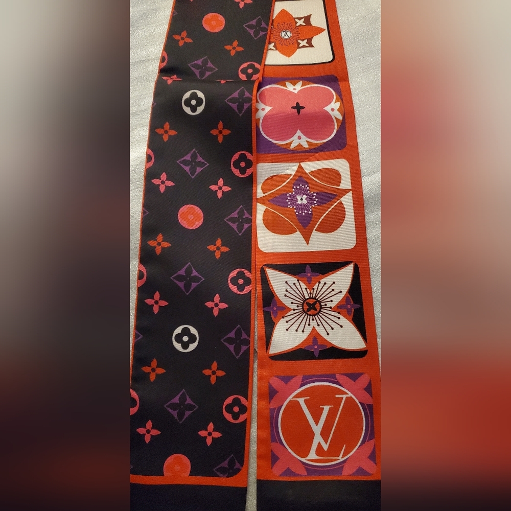 100% Silk Twilly, Scarf, Hairtie